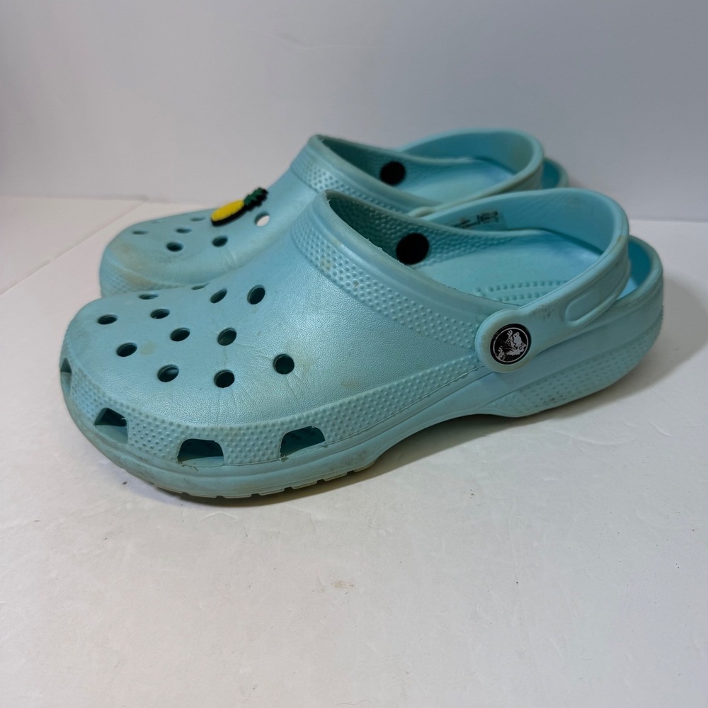Crocs Classic Clogs Light Blue Aqua Women 8 Men 6 Pineapple Jibbitz Charm - Picture 5 of 9